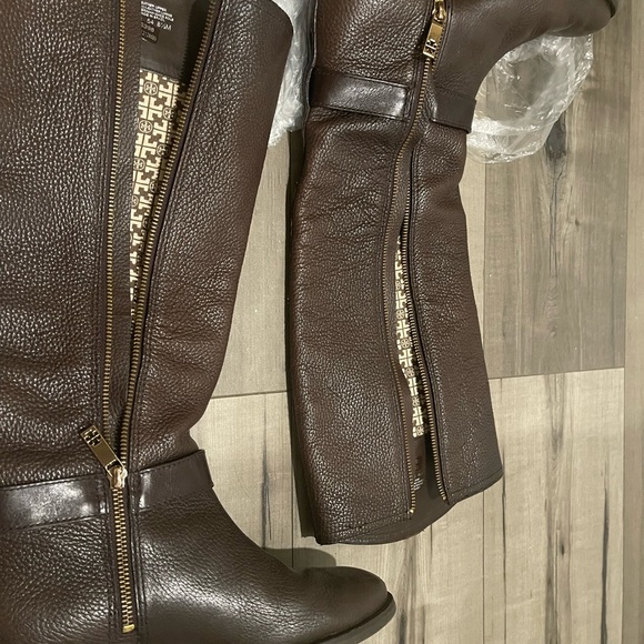 Tory Burch Brown Heeled Boots - Picture 15 of 17